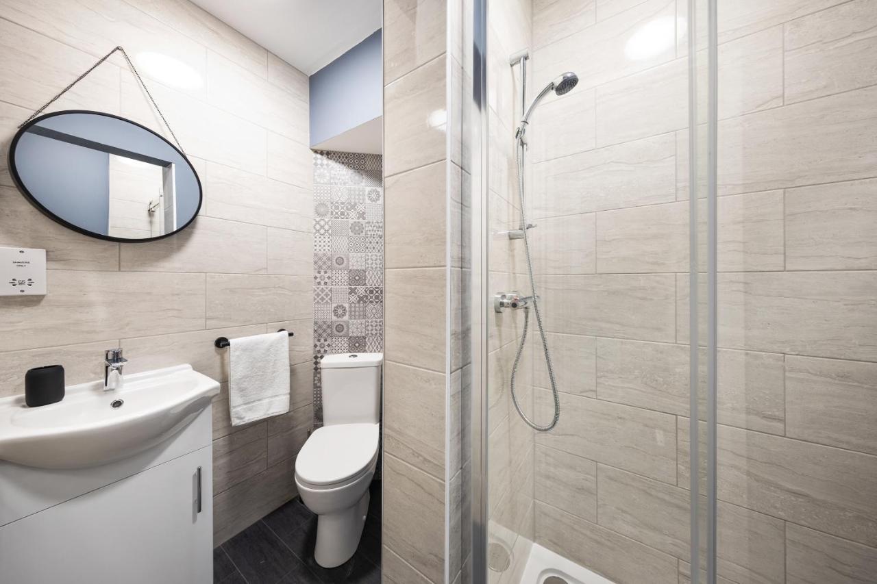 7 Bedroom House Ensuite Rooms, Fully Equipped Kitchen, Free Wifi, Tvs In All Rooms City Centre Close To A46 Inspire Homes Coventry Zewnętrze zdjęcie